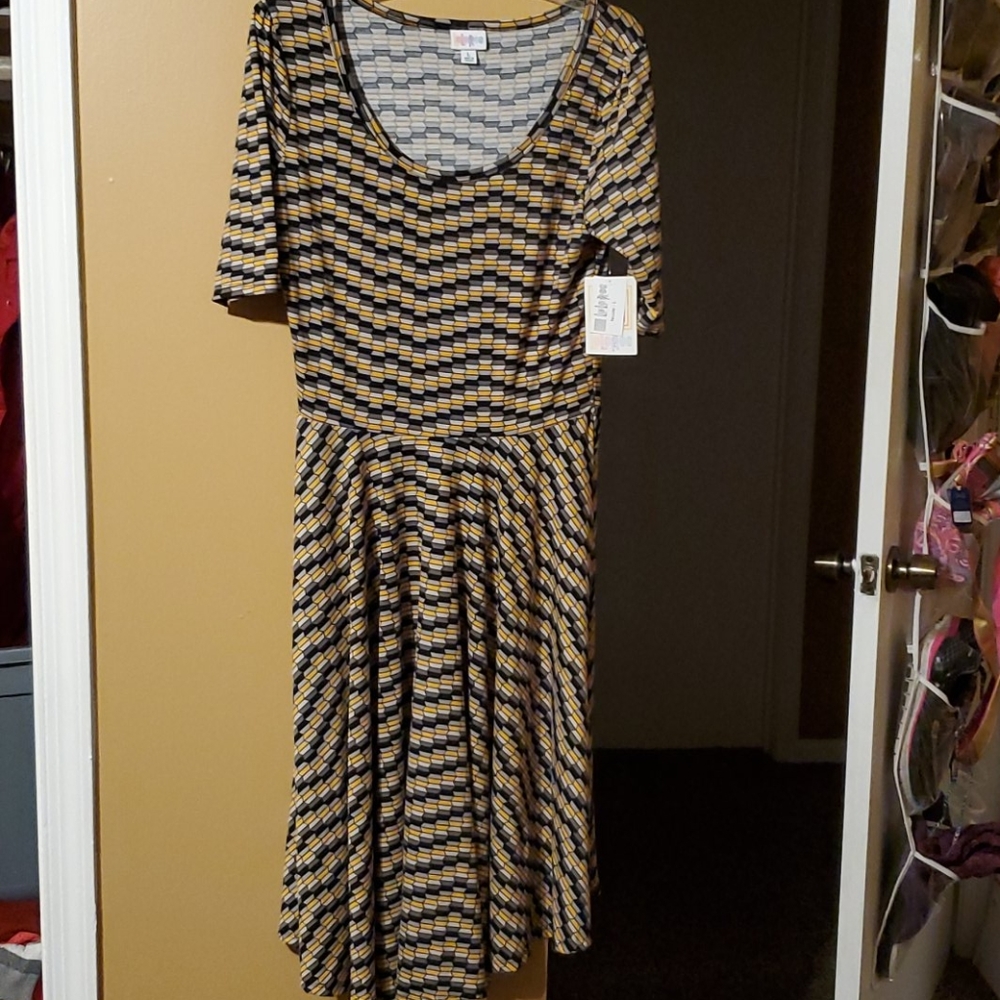 Lularoe Nicole Dress no pockets